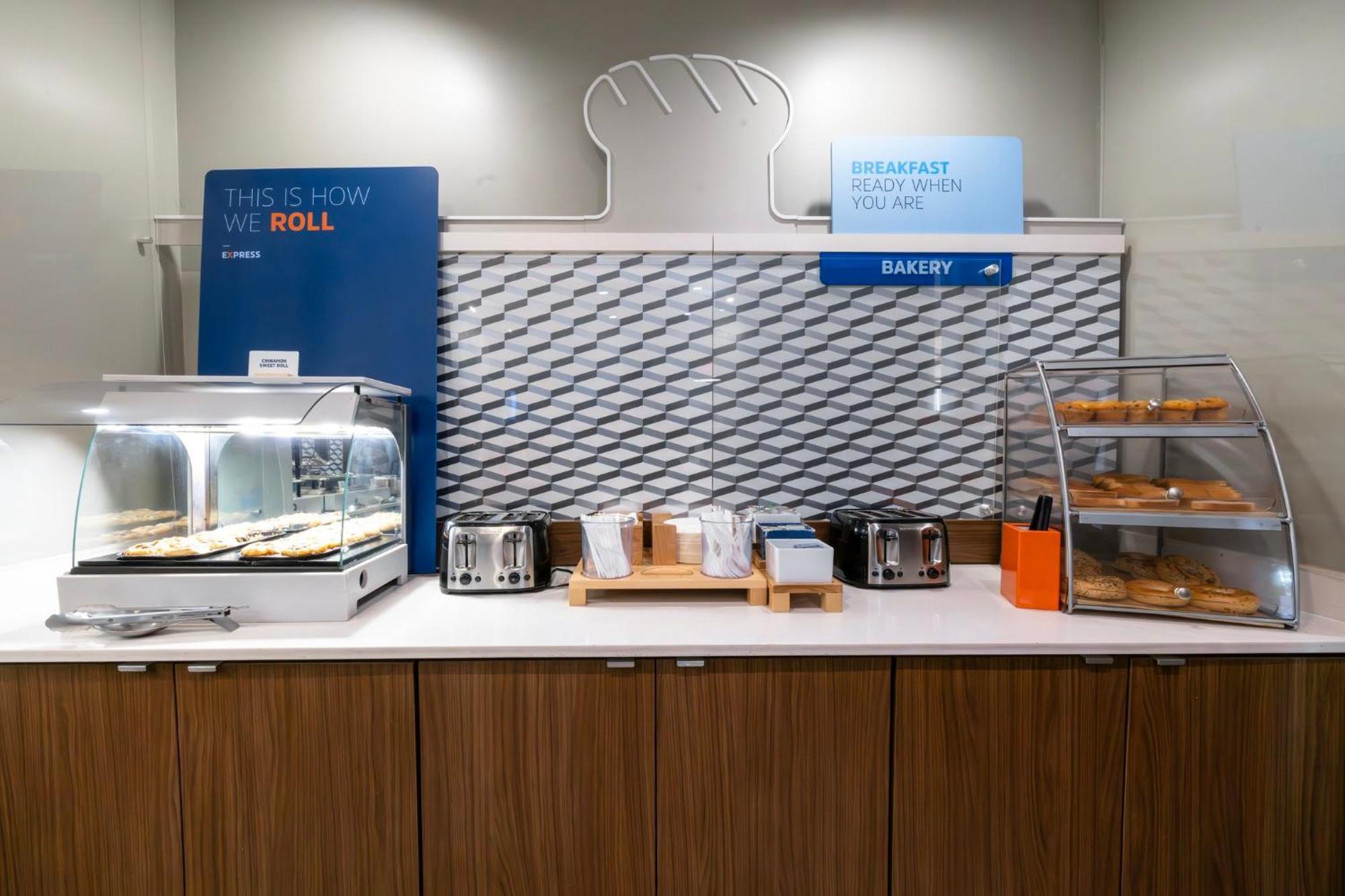 Holiday Inn Express & Suites Dallas Ne Arboretum Garland Luaran gambar