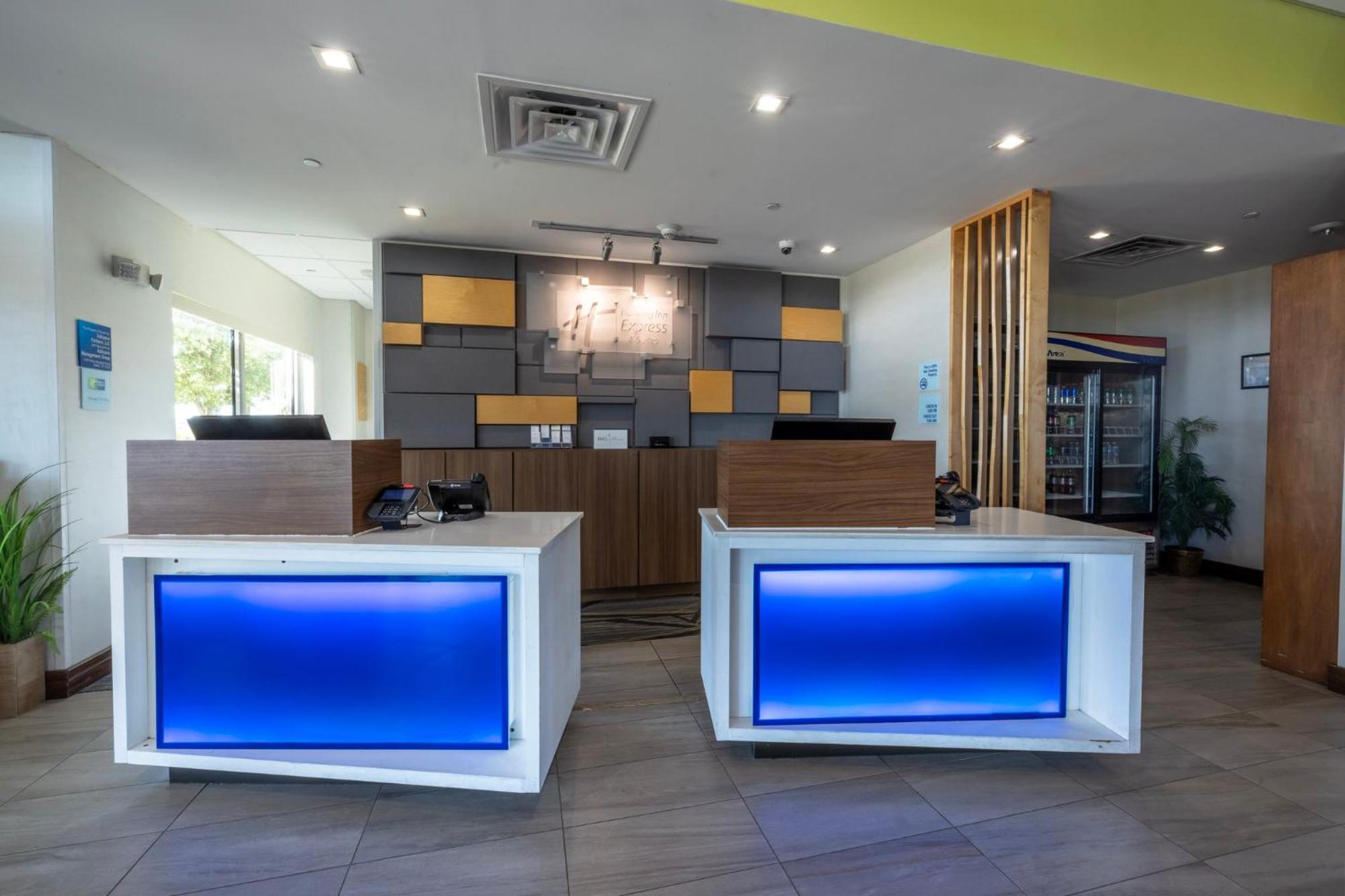 Holiday Inn Express & Suites Dallas Ne Arboretum Garland Luaran gambar